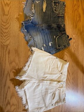 Zara Blue Distressed Jean Shorts & Zara White Frayed Denim Shorts
